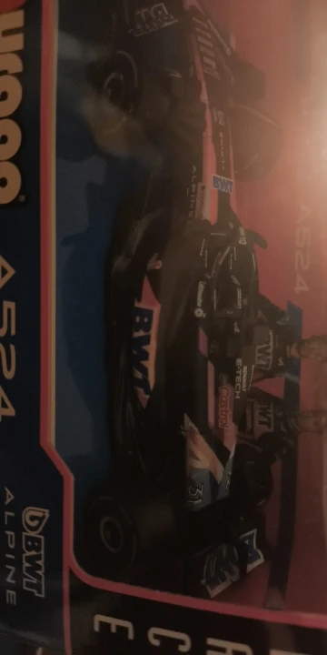 Bburago 1:43 Ferrari SF24 F1 Modelo de coche 2024 Temporada 16 # Leclerc 55 # Regalo de juguete de carreras de fórmula fundido a presión de vehículo de lujo de aleación Sainz photo review