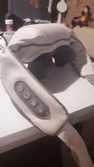 ReFresh - Nacken- und Rückenmassagegerät (Beige) photo review