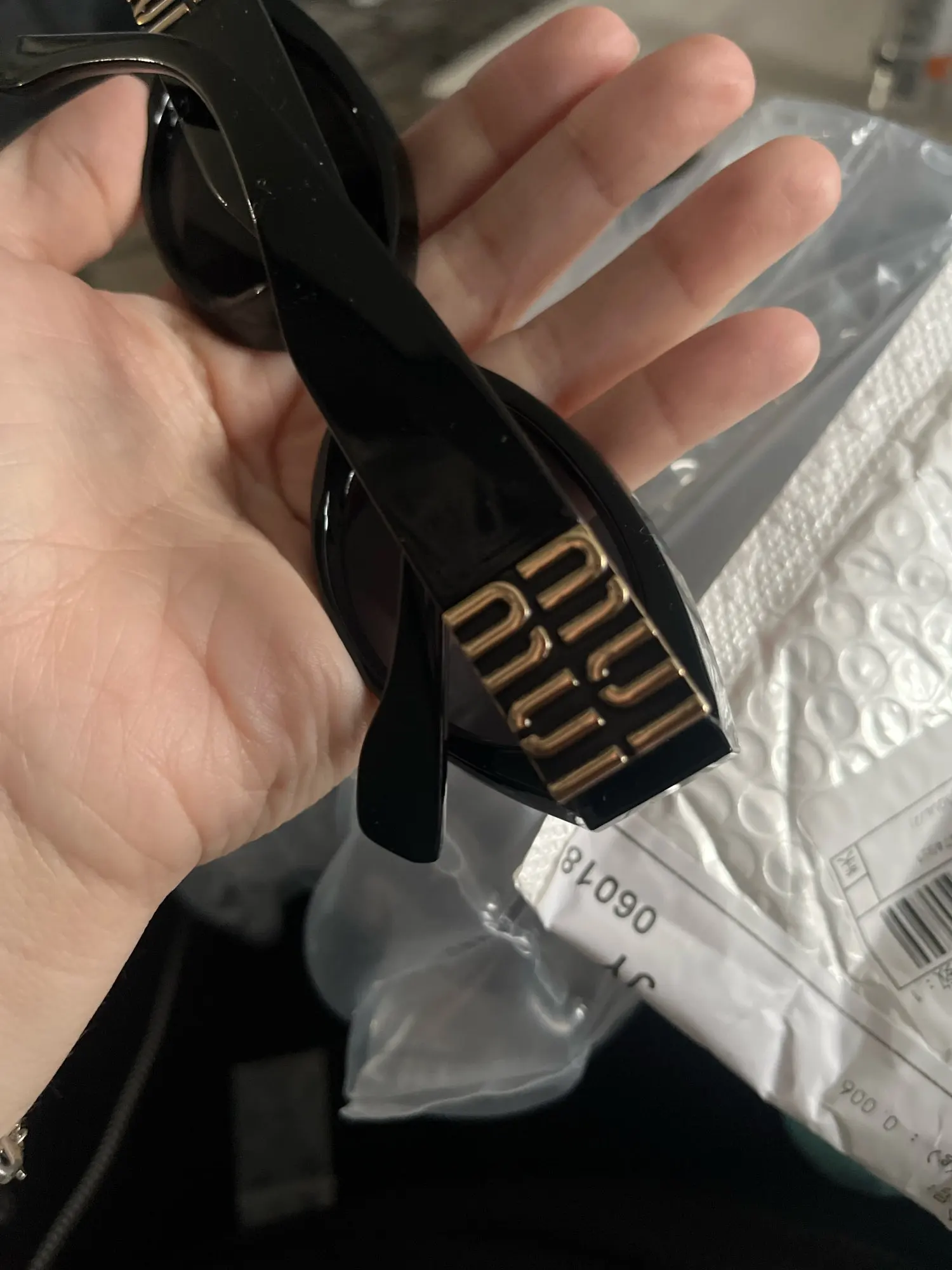 Stylish Oval Sunglasses Unisex Designer UV400 photo review