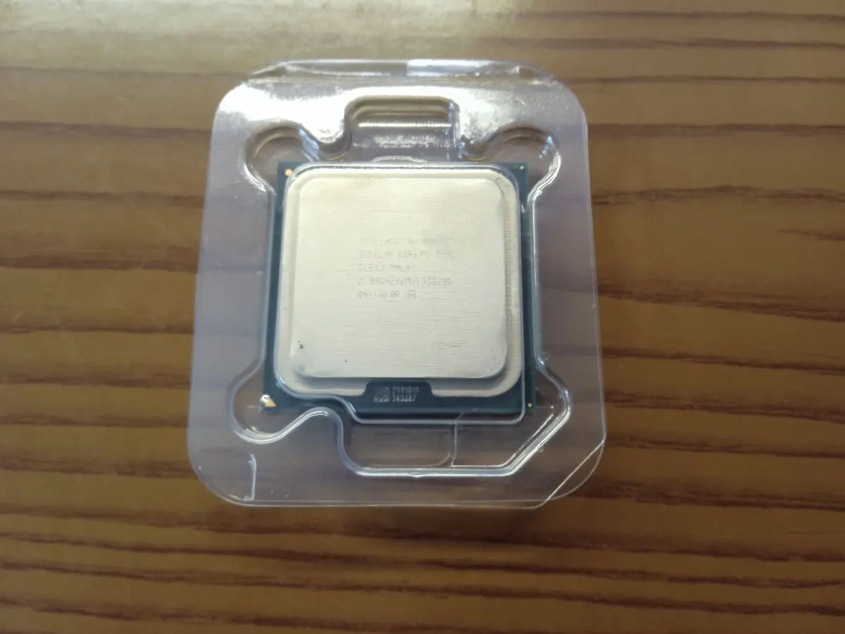 Intel Core 2 Duo E8400 3.0 GHz Used Dual-Core CPU Processor 6M 65W 1333 LGA 775 photo review