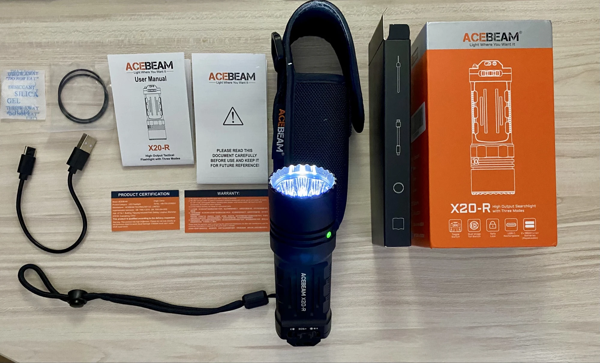 ACEBEAM タクティカル懐中電灯 X20-R USB C 充電出力 SFT-25R LED 8000