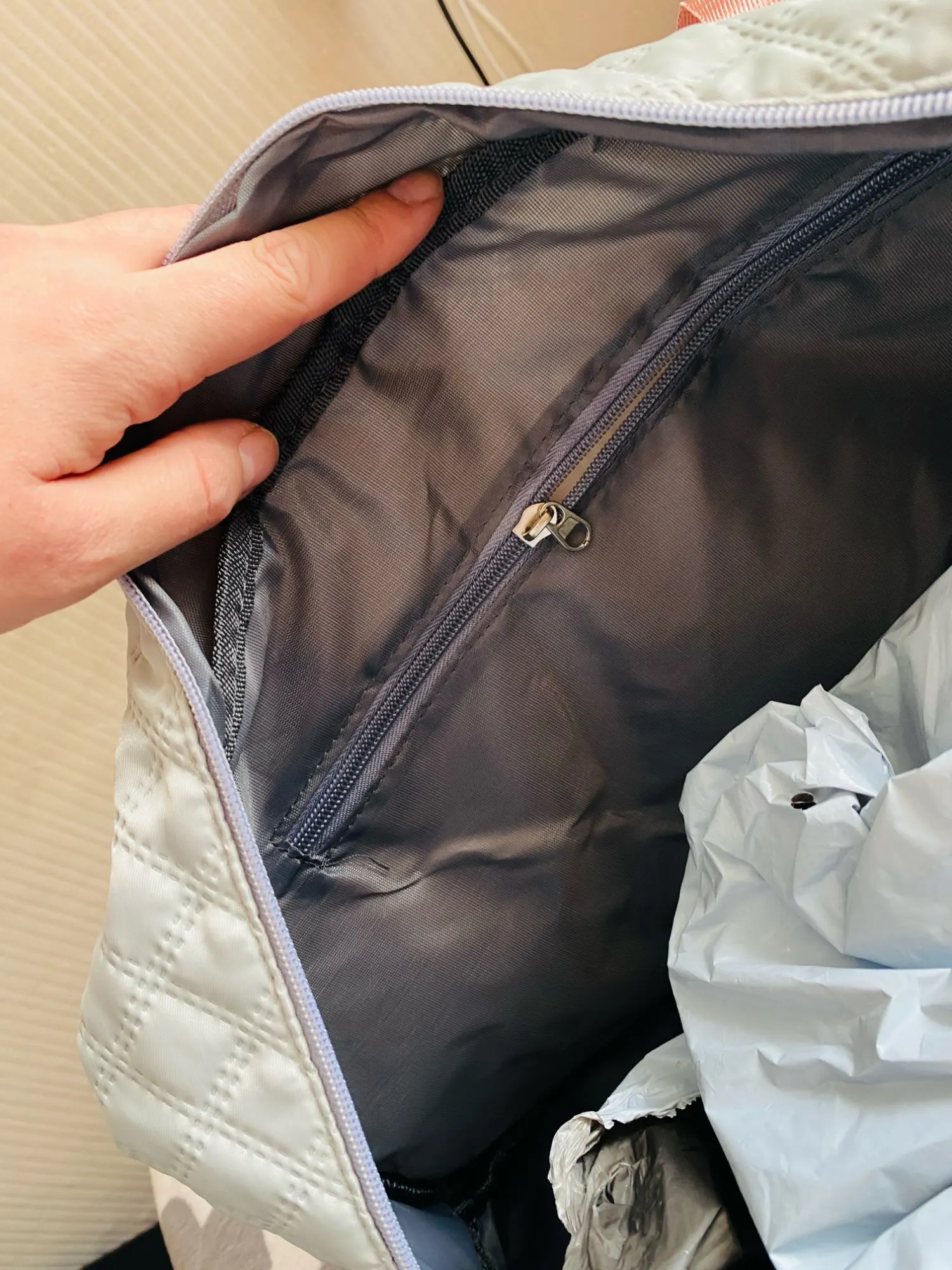 Sac de Voyage Léger Pliable 40L – Fourre-Tout de Sport et Week-End avec Bandoulière Réglable – Sac de Nuit Cabine Homme/Femme photo review