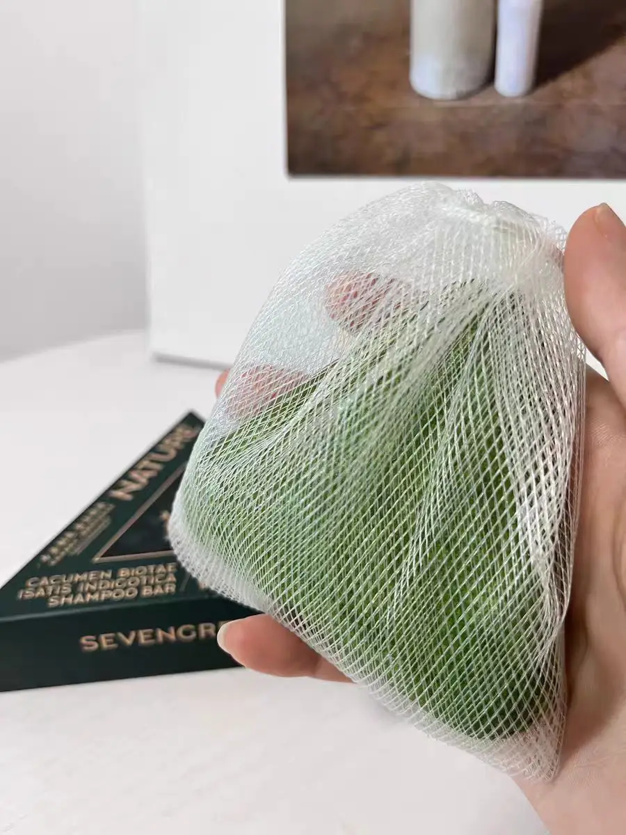 KräuterKraft Shampoo - Natürliche Stärkung für Ihr Haar