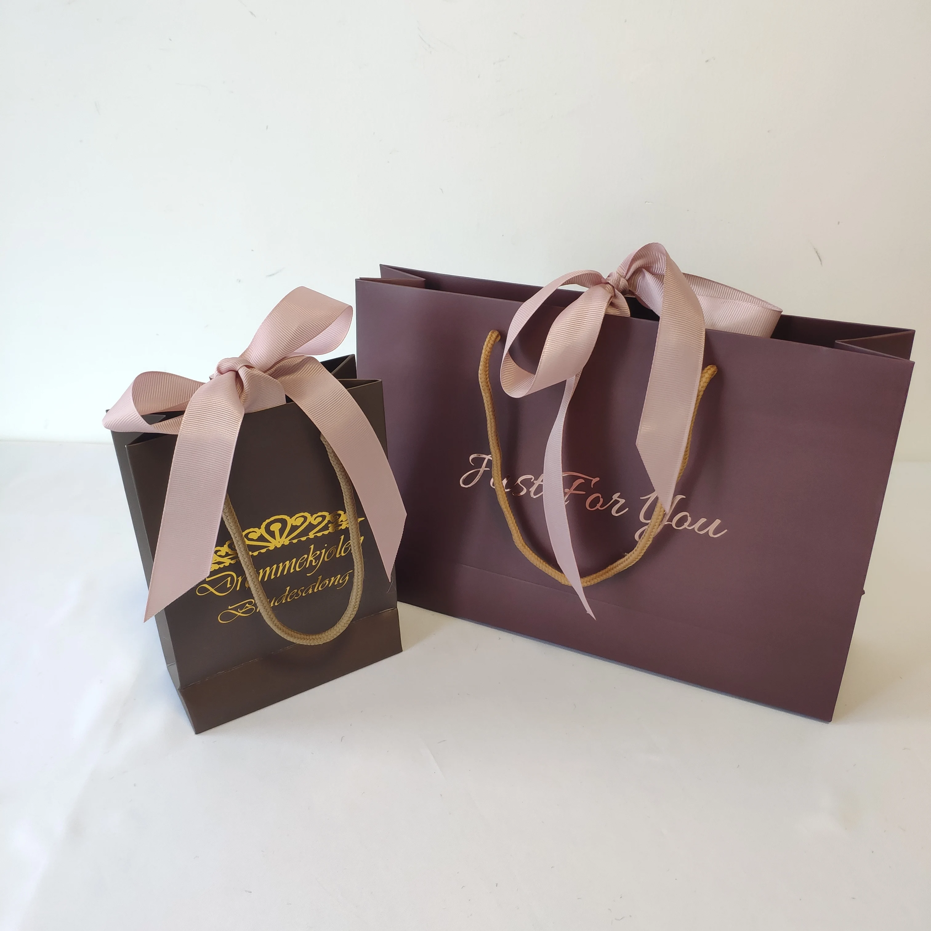 Sacs Cadeaux Élégants Pour Les Faveurs De Mariage Petits Sacs En Papier Blanc Avec Poignées, Matériau Kraft, Sacs Cadeaux De Mariage, Excellente Qualité Du 0,51 € | DHgate