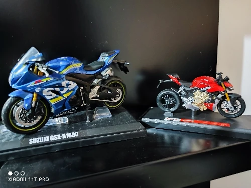 Maisto Ducati Panigale V4 S Corse 1:18 Scale Alloy Motorcycle Diecast Model Collectible Grade Gift Toy photo review