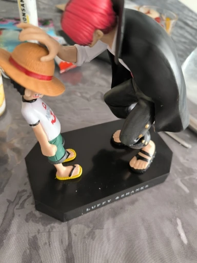 Figurina One Piece Luffy & Shanks El Comienzo photo review