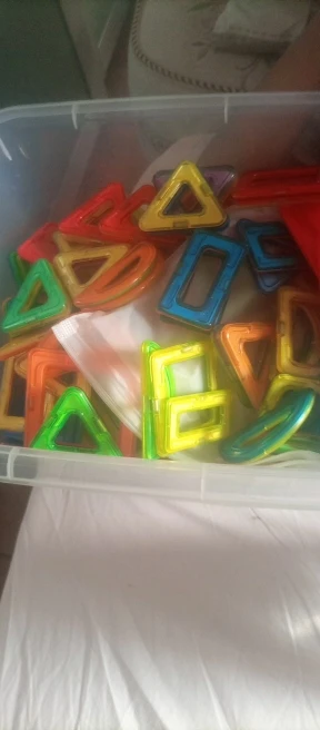 168 Magnet Bausteine - Konstruktionsspielzeug Set für kreative Designs photo review