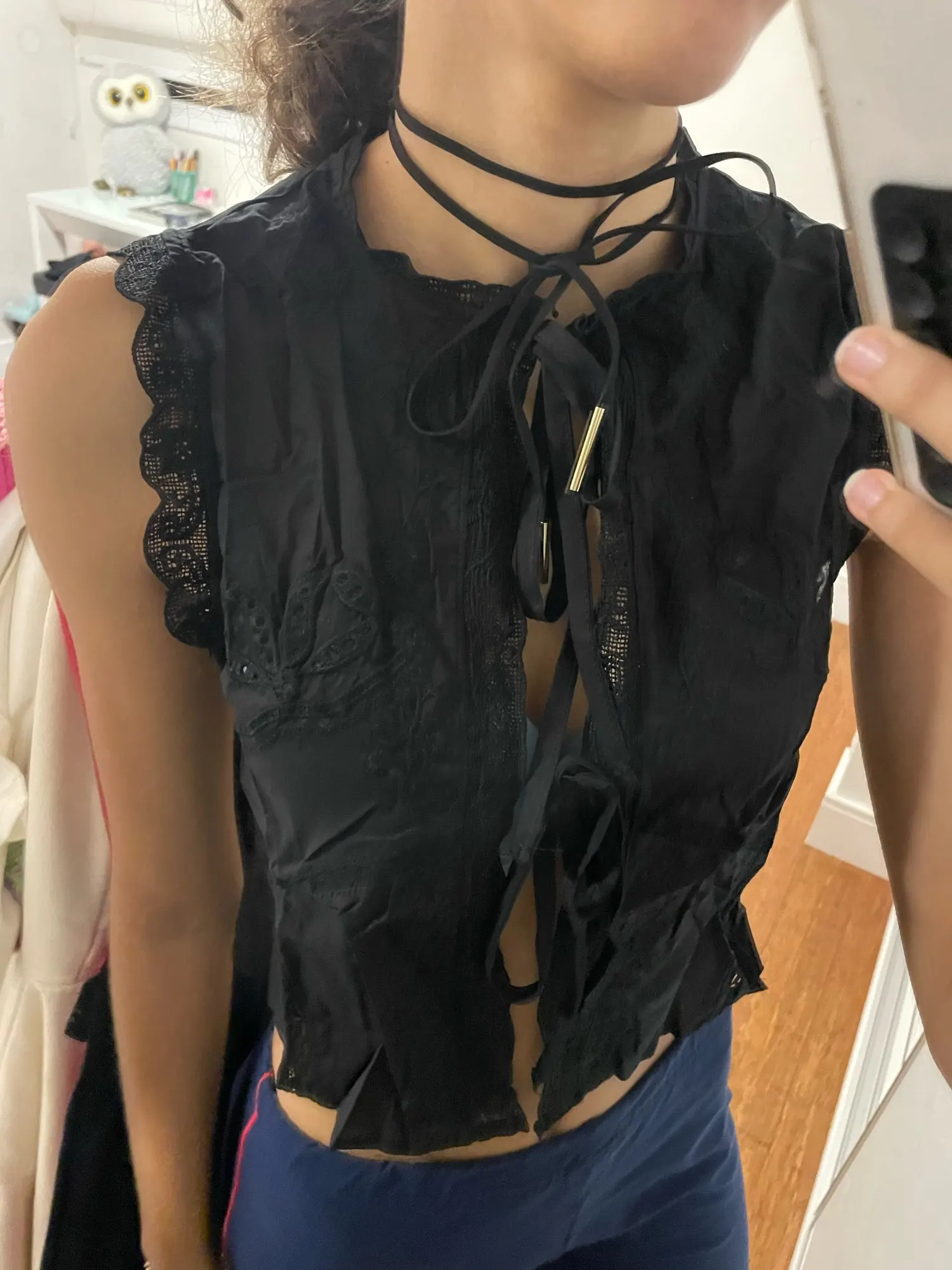 Women's Lace Embroidered Sleeveless Blouse photo review