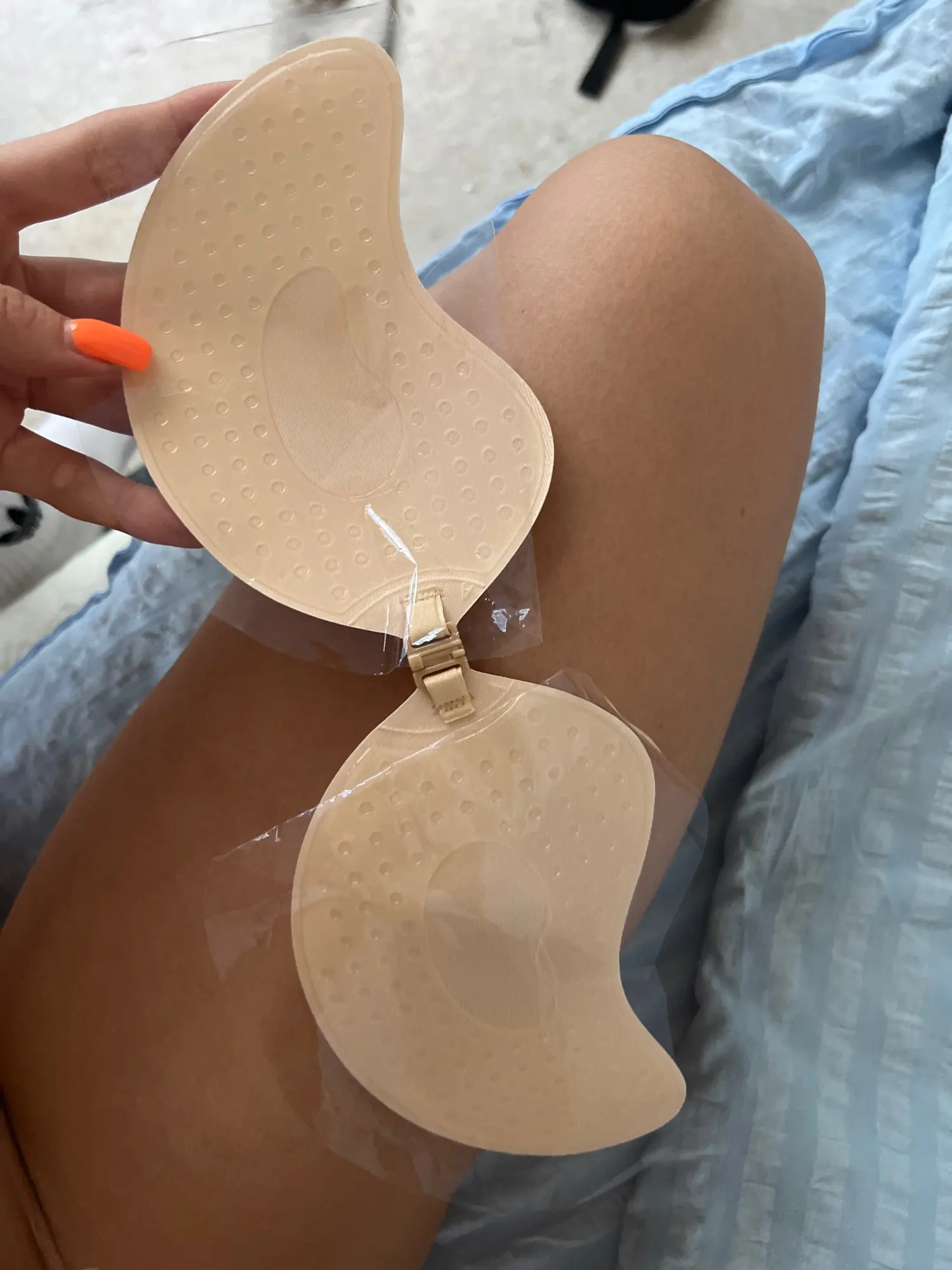 Invisible Push Up Bra for Women Backless Strapless Bra Seamless Front Closure Bralette Underwear Silicone Self-Adhesive Bra Pads photo review