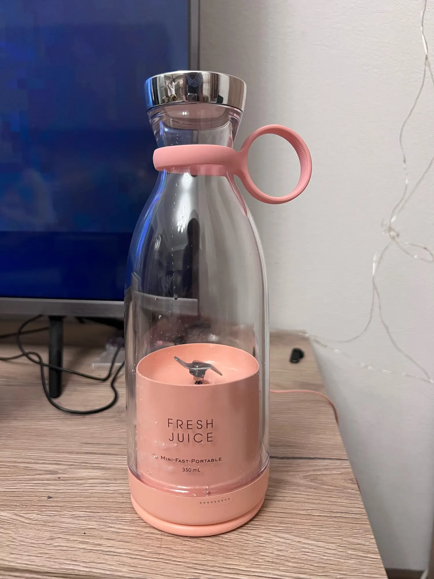 Portable Electric Juicer Blender Usb Mini Fruit Mixer (Hot Sale) photo review