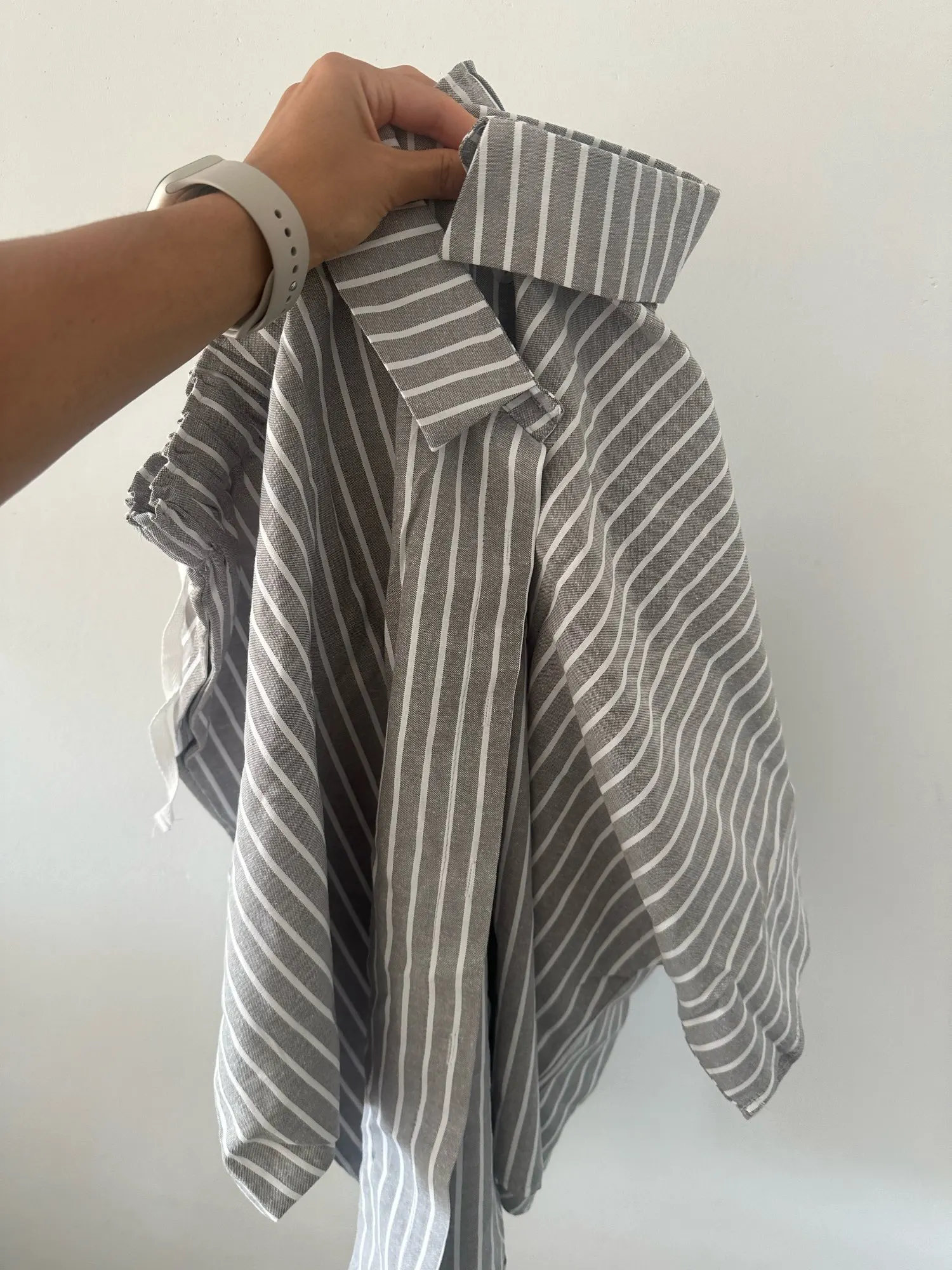 Chic Striped Women's Two-Piece Shorts Set for Effortless Style photo review