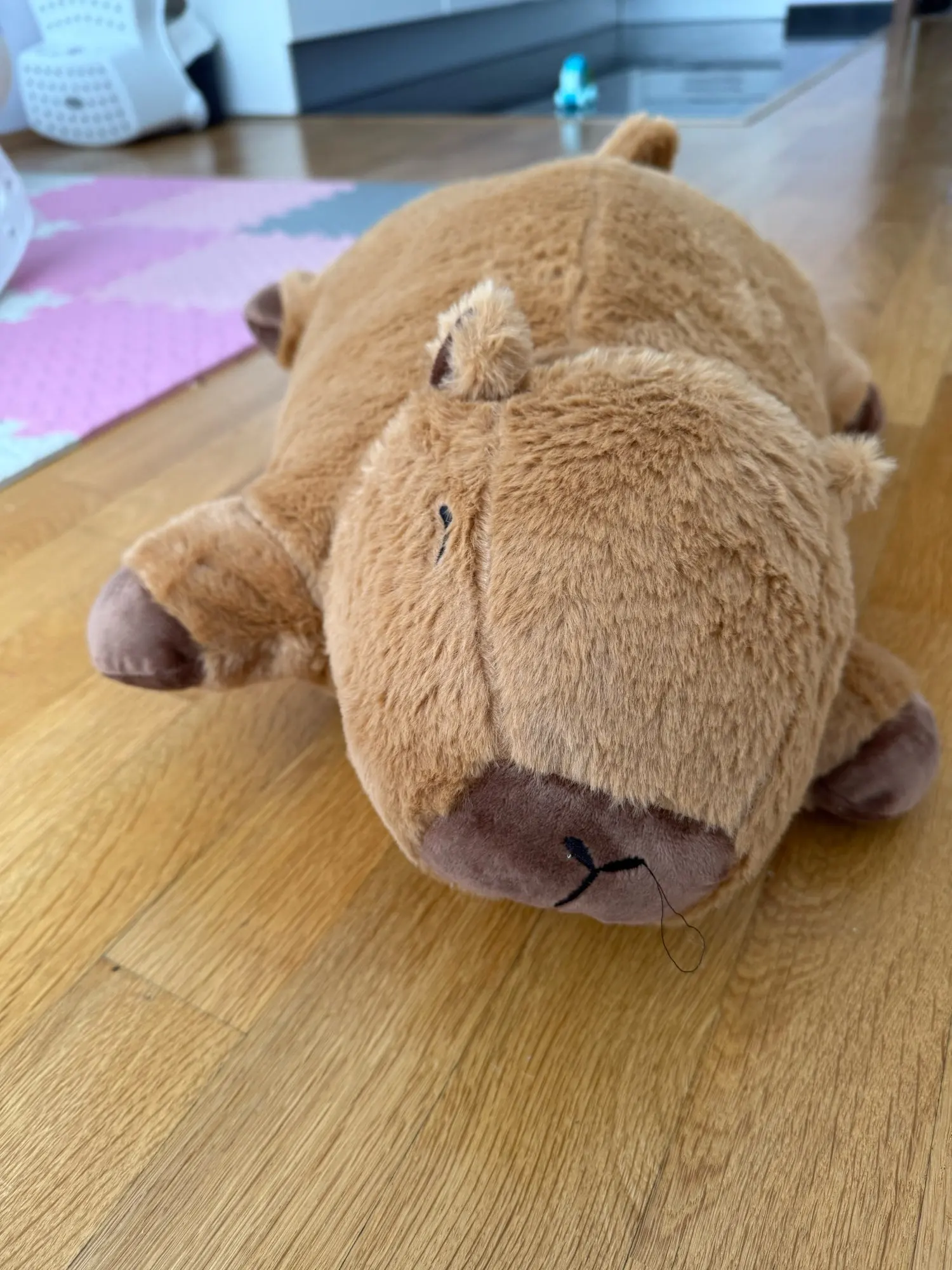 Capivara Fofeza® de Pelúcia – Estilo Almofada