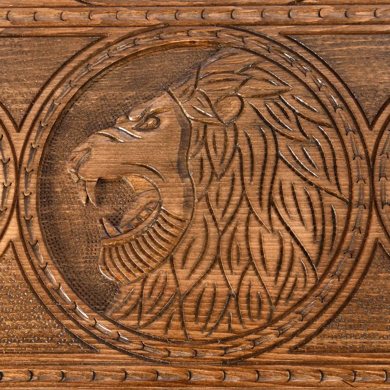 Рисунок 2 - Нарды резные "Лев со звездами" большие 60