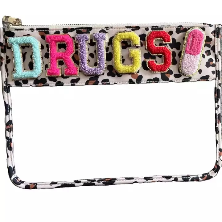 

В наличии, прозрачные мужские дорожные туалетные принадлежности из ПВХ на заказ, модные новые конфеты, подарок на день рождения и Рождество, плоская косметичка с вышивкой и надписью