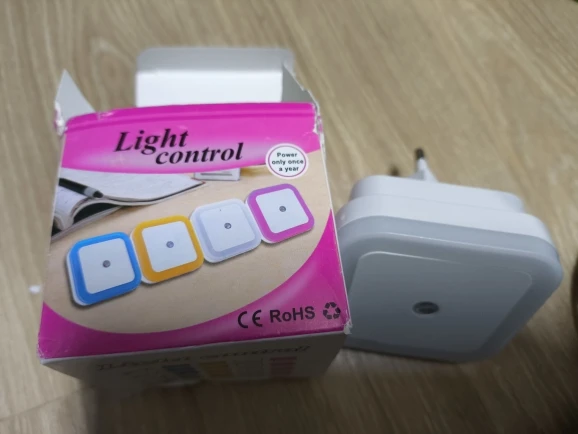1-4pcs LED Wireless Sensor Night Light EU US Plug Mini Square Night photo review