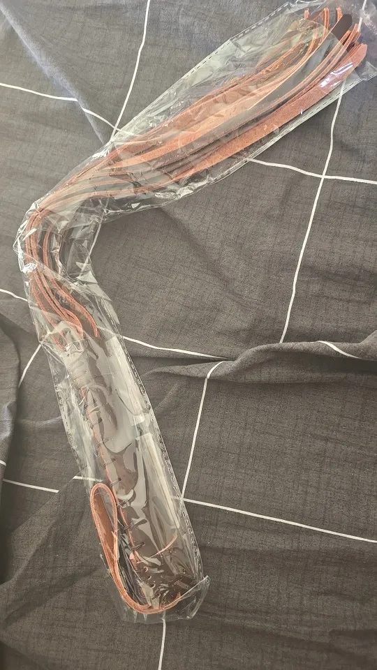 OrgasmPlaza Brown Leather Flogger