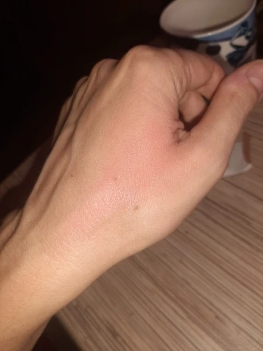 Glow up with Glowiva’s 3-in-1 Cheek & Lip Tint!