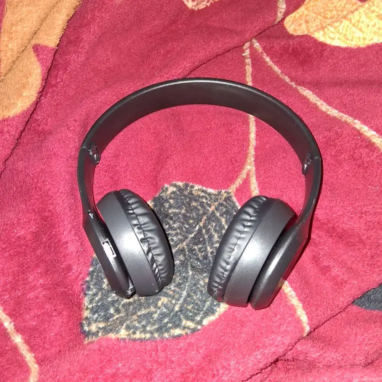 P47 auriculares inalámbricos Bluetooth 5,0 auriculares plegables estéreo HIFI bajo para música juegos chico chica auricular para teléfono inteligente photo review