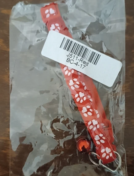 PawPrint Charm: Adjustable Cat Bell Collar with Paw Print Design - Available in 12 Colors photo review