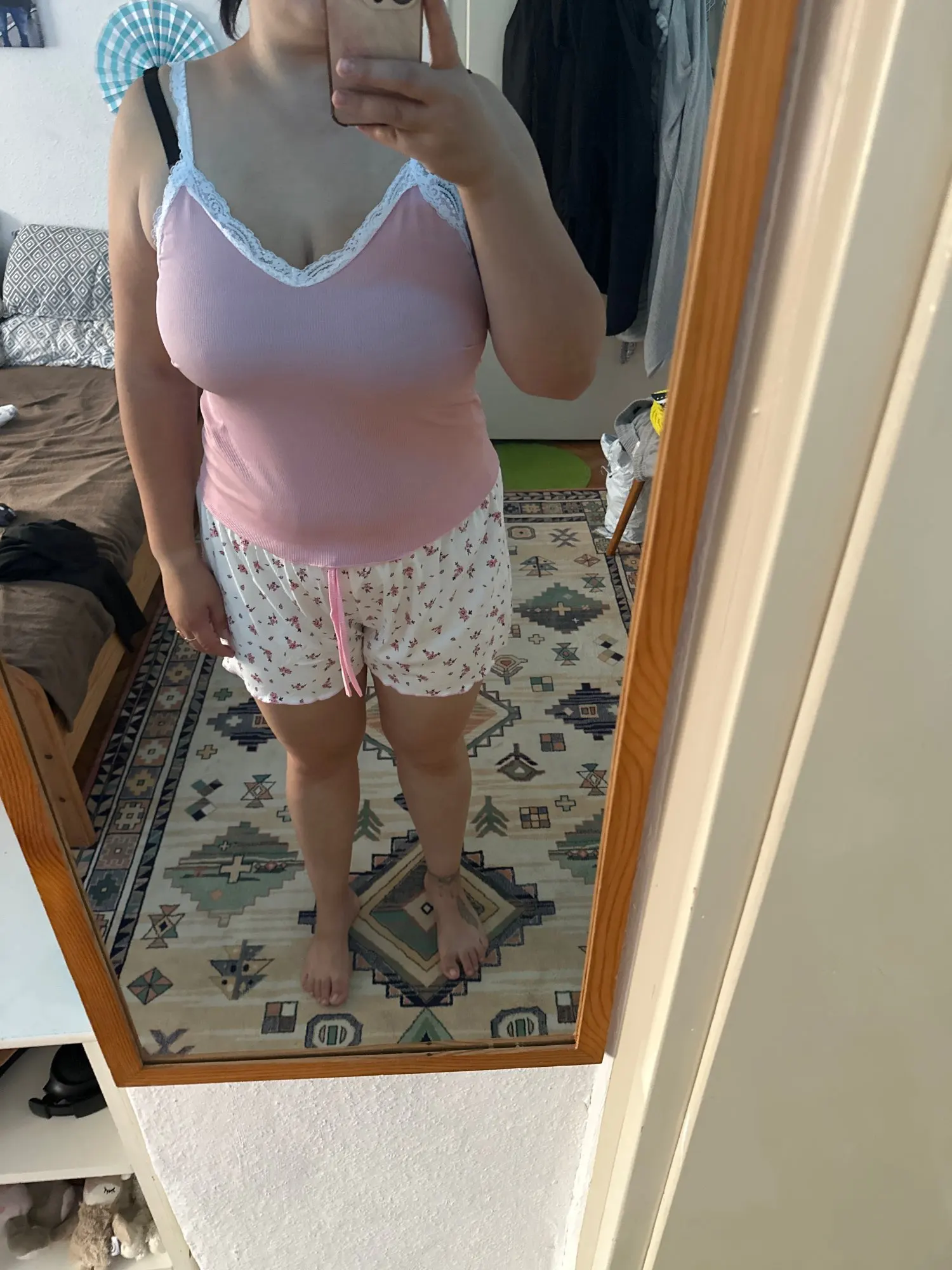 Luxe Lace V-Neck Pajama Set for Cozy Autumn Nights photo review