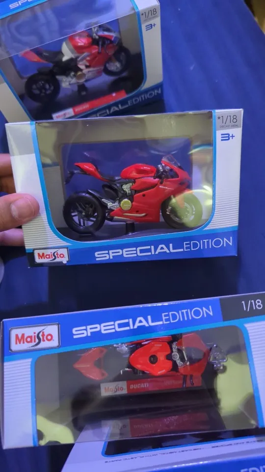 Maisto Ducati Panigale V4 S Corse 1:18 Scale Alloy Motorcycle Diecast Model Collectible Grade Gift Toy photo review
