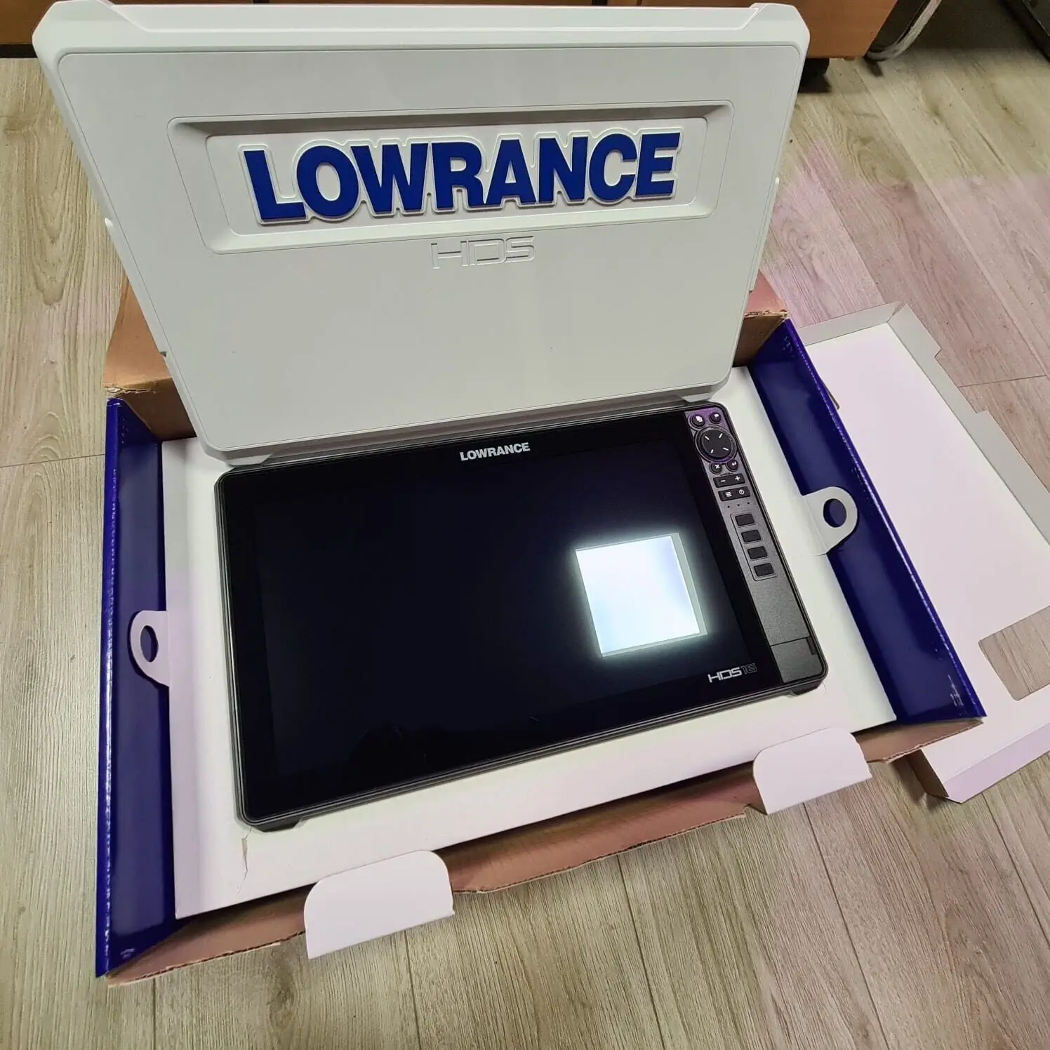 Discount Offer LowRance HDS-16 LIVE with Active Imaging 3-in-1 Transom Mount & C-MAP Pro Chart Fish finder