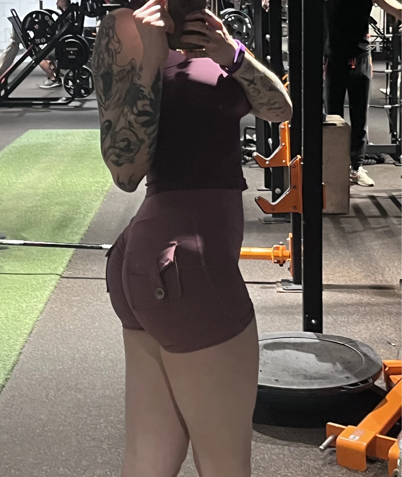 SEAMLESS SCRUNCH CARGO SHORTS photo review