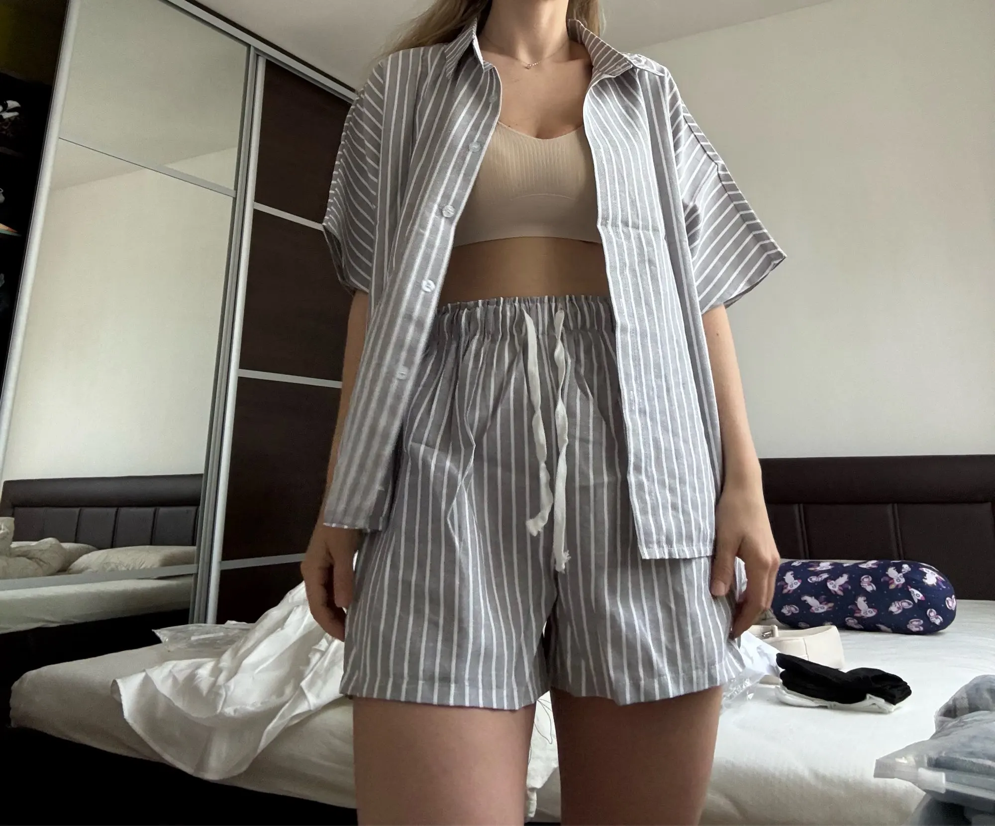 Chic Striped Women's Two-Piece Shorts Set for Effortless Style photo review