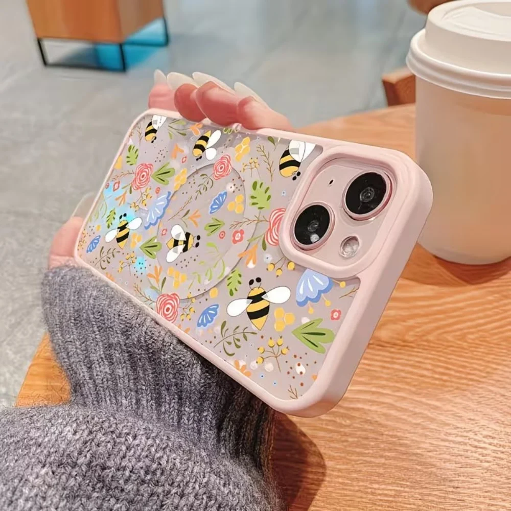Flower Picking Bee Pattern Shock Absorption Magsafe Phone Cover