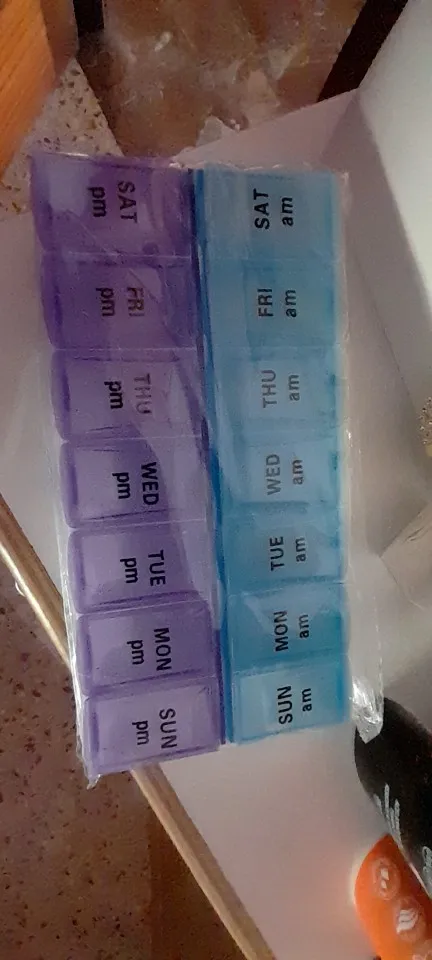 Nueva pastillero de viaje portátil semanal, caja organizadora de 7 días, contenedor de pastillas de 14 rejillas, almacenamiento de tabletas, vitaminas, medicina, aceites de pescado photo review