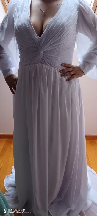 V-neck Chiffon Dresses with Half Sleeves Ivory