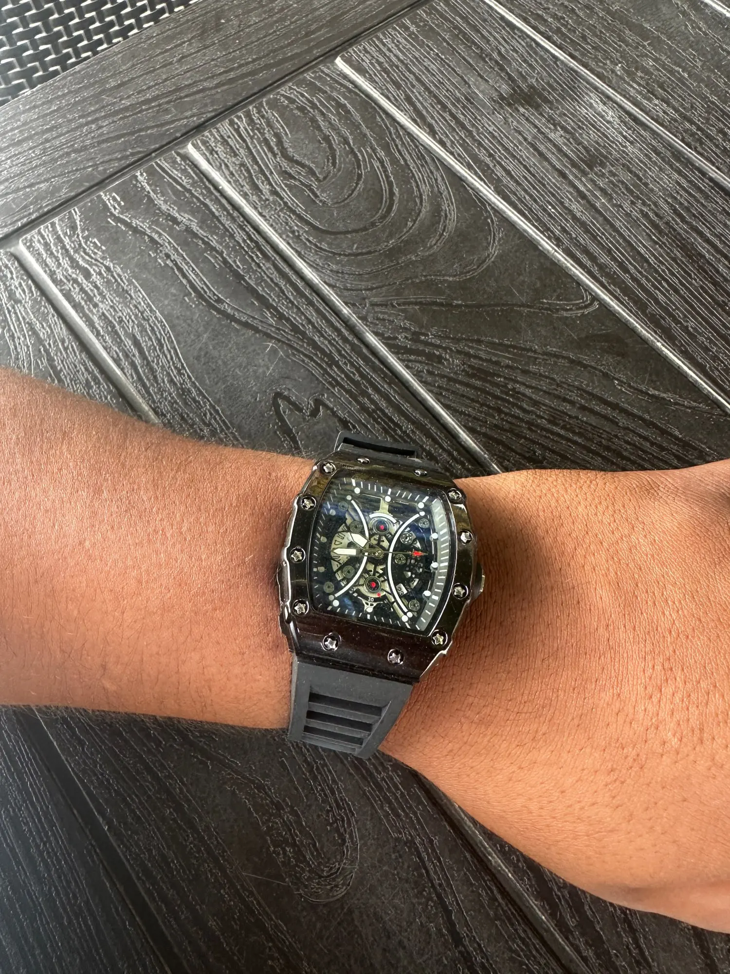 Relógio masculino luz marca de luxo barril vinho dial moda noite brilho relógio esportivo calendário reloj l146 photo review