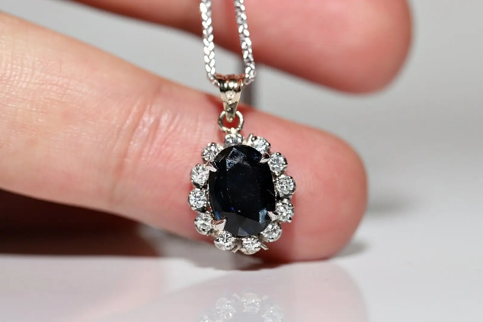 

VINTAGE ORIGINAL 18K GOLD NATURAL DIAMOND AND SAPPHIRE NECKLACE