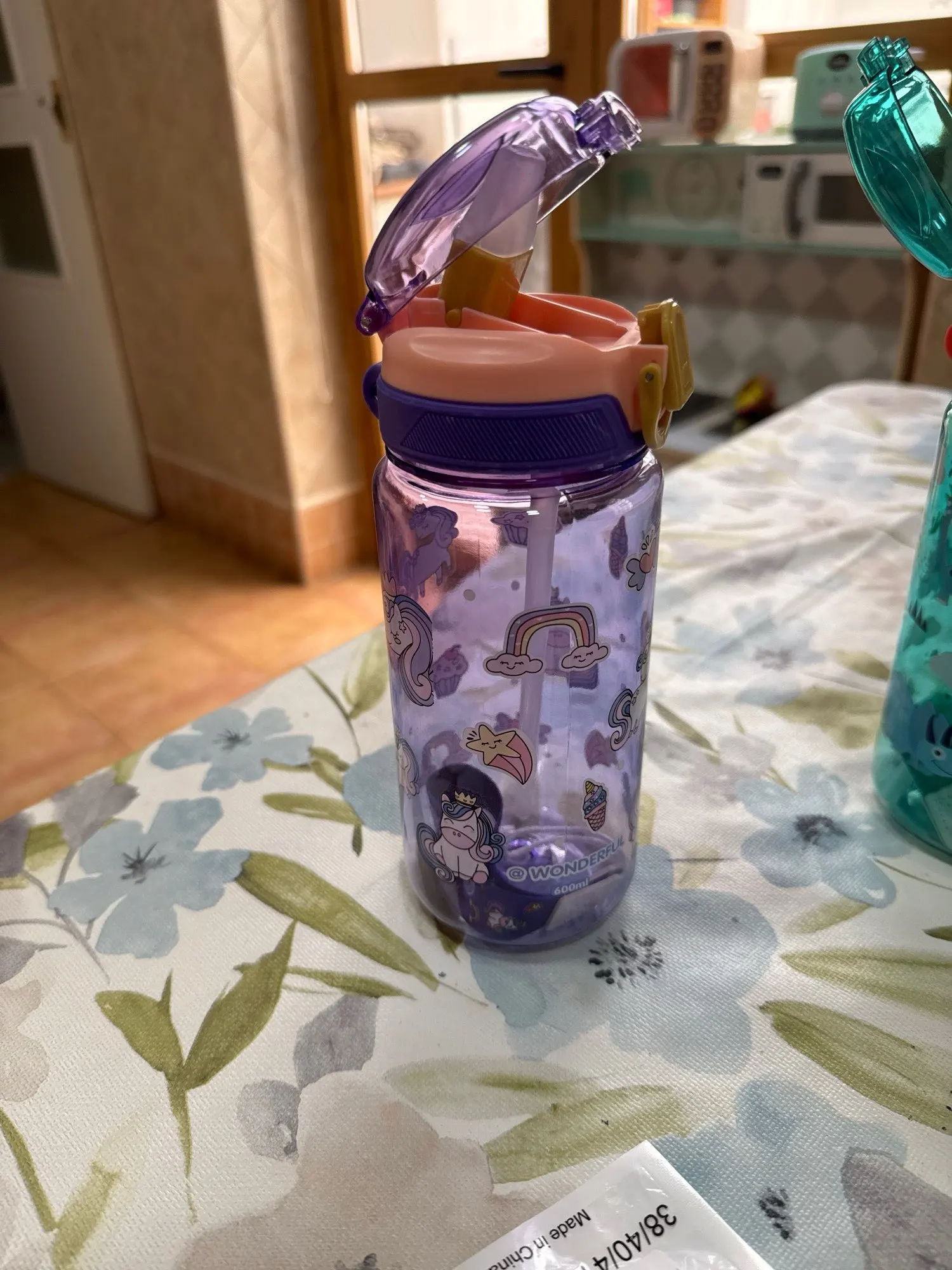 Botella de agua de dinosaurio de 600ml para niños, taza para sorber de agua con pajita de silicona, botellas de agua de plástico a prueba de fugas, taza de agua de verano para niños photo review