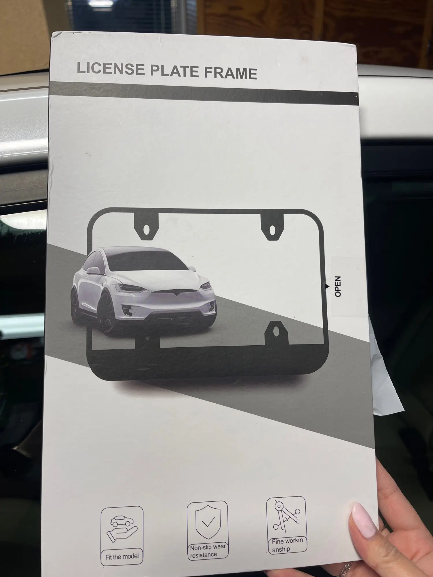 TeslaHubs™ SecureMount Front License Plate Frame customer photo