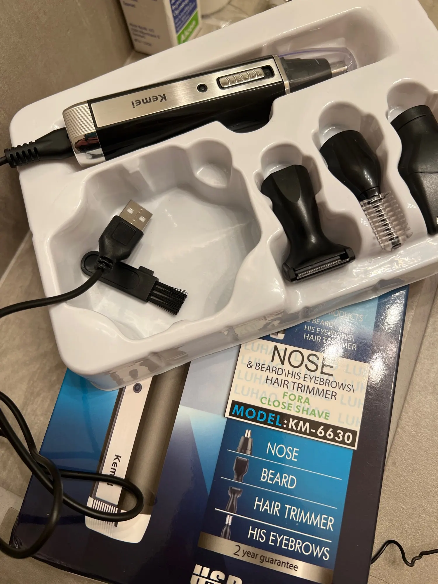 4in1 Rechargeable Nose Trimmer Beard Trimmer for Men Ear Eyebrow Nose Hair Trimmer for Nose and Ear Hair Removal Clean Machine photo review