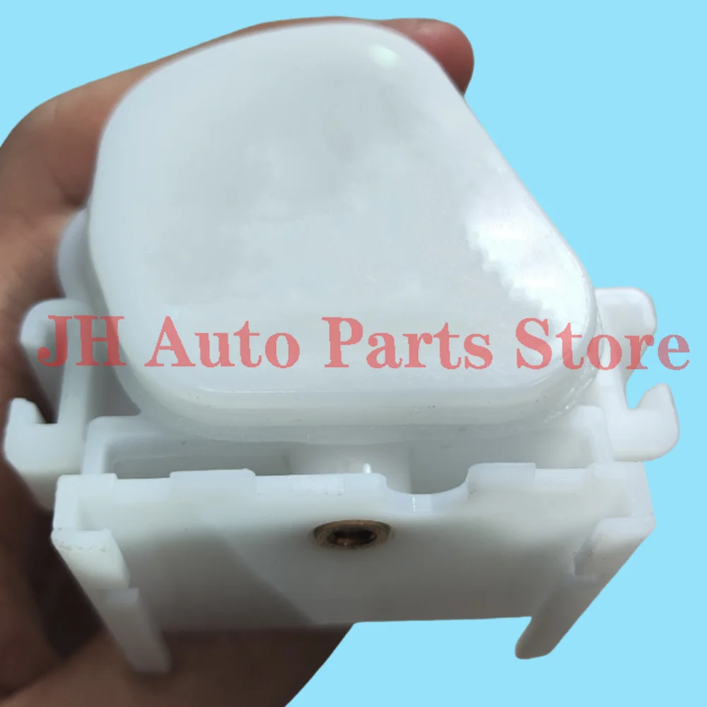 Fuel Pressure Regulator 15610-27G00 1561027G00 for Suzuki V Strom DL650 GSXR 1000 750 600 GSX-R600 GSX-R750 SV650 GSX650F 06-11