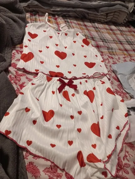 Chic Women's 2-Piece Pajamas Set for Summer Comfort photo review