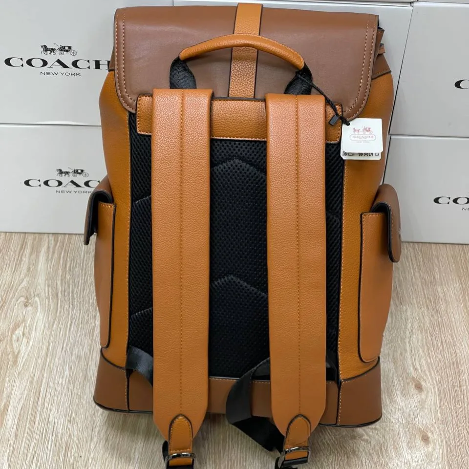 COACH ブックタイプケース　Brown iPhone SE(第2世代)用 COACH（R）ブックタイプケース／SIGNATURE
