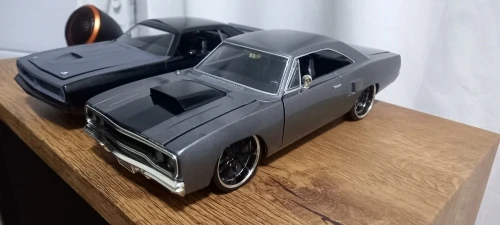 1:24 1970 Plymouth Road Runner car High Simulation Diecast Car Metal Alloy Model Car kids toys collection gifts J20 photo review