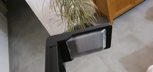 Borne solaire LED puissante design moderne