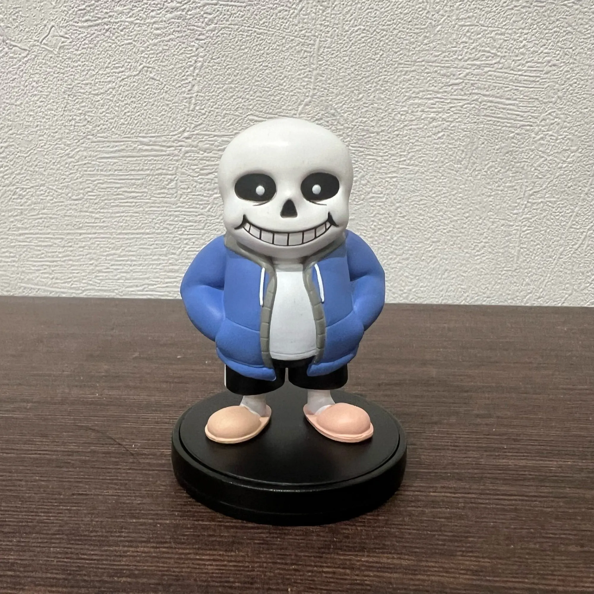 Estatueta Colecionável Oficial de Undertale - Figura de Ação 100