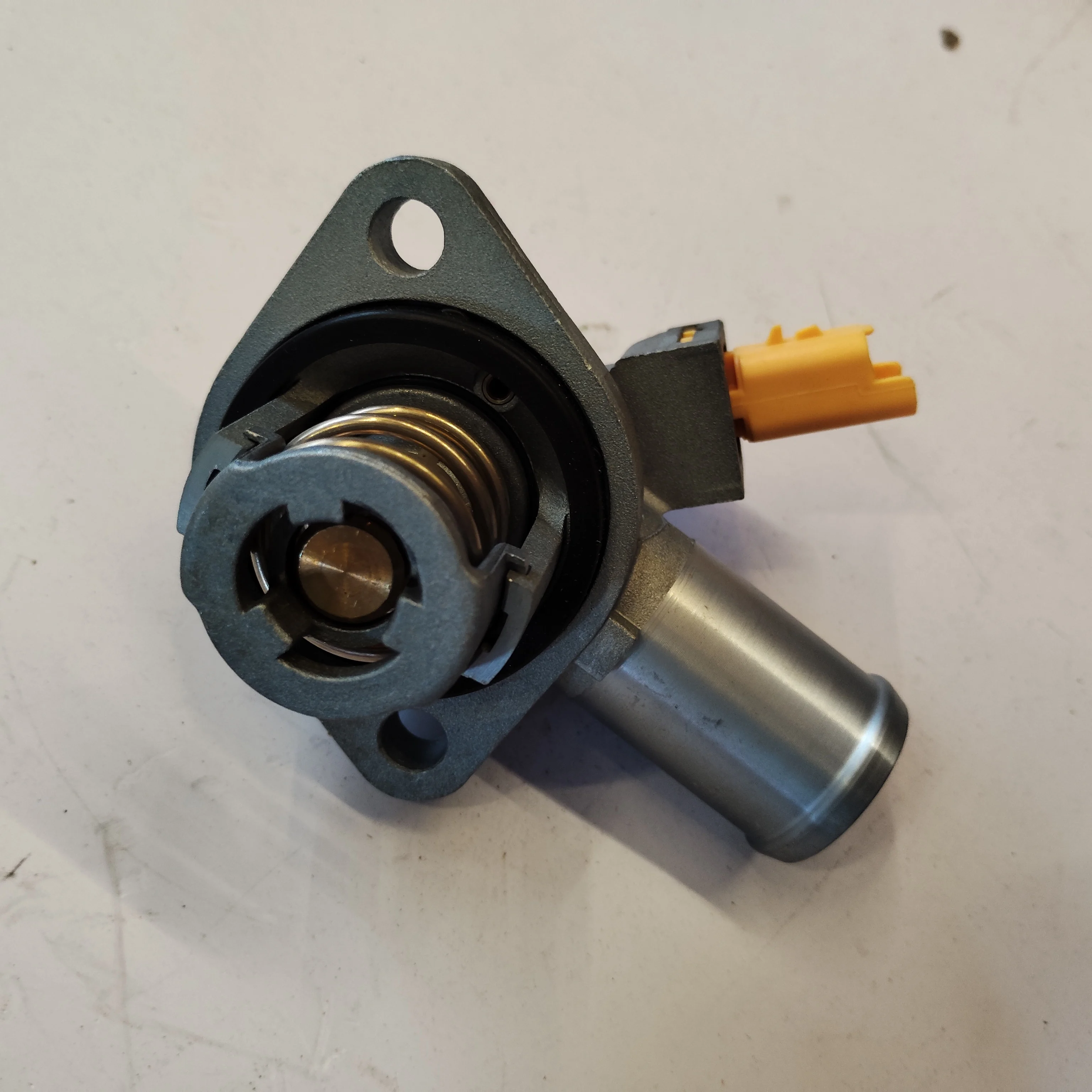 Auto Parts Electronic Thermostat For Changan Chana Eado 1.4T Changan Alsvin 1.4 CS15