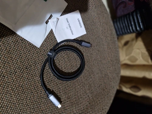 UGREEN PD3.1 240W USB-C Cable USB4 80Gbps 16K Display Type-C Fast Charging Compatible with USB-C Monitors MacBook iPad iPhone 17 photo review