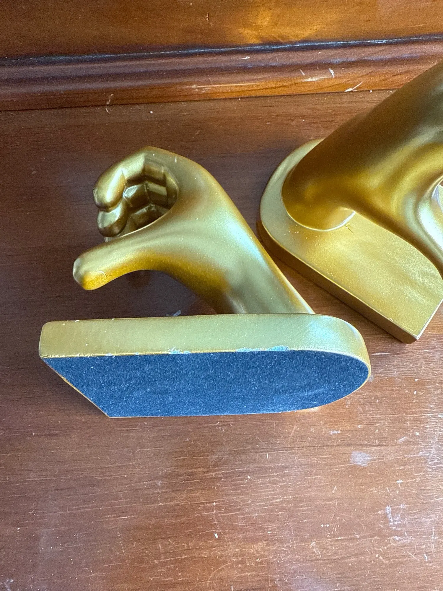 Golden Decorative Bookends for Shelves Heart Hands Book Ends Sculpture Aesthetic Decor for Bedroom Living Room Apartment Bookshe photo review