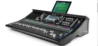Allens & Heaths SQ-6 48-Channel 36-Bus Digital Mixer with 24+1 Motorized Faders