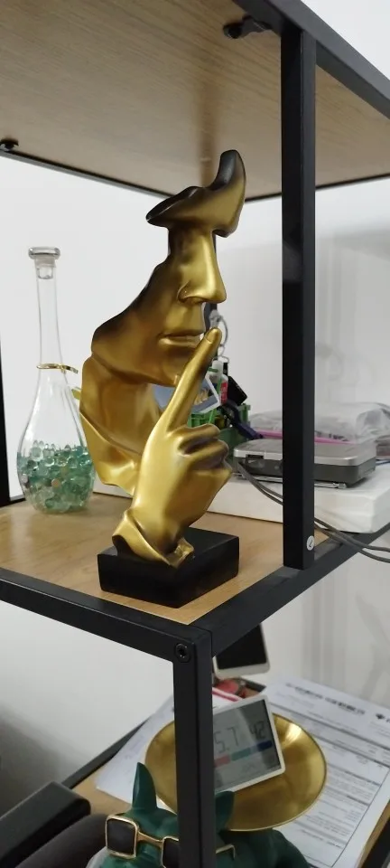 Silent Contemplation, Retro Resin Thinker Statue - Timeless Home and Office Décor Accentuating Abstract Thought photo review