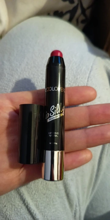 Matte Lipstick Pencil with Waterproof and Non-Stick Technology photo review