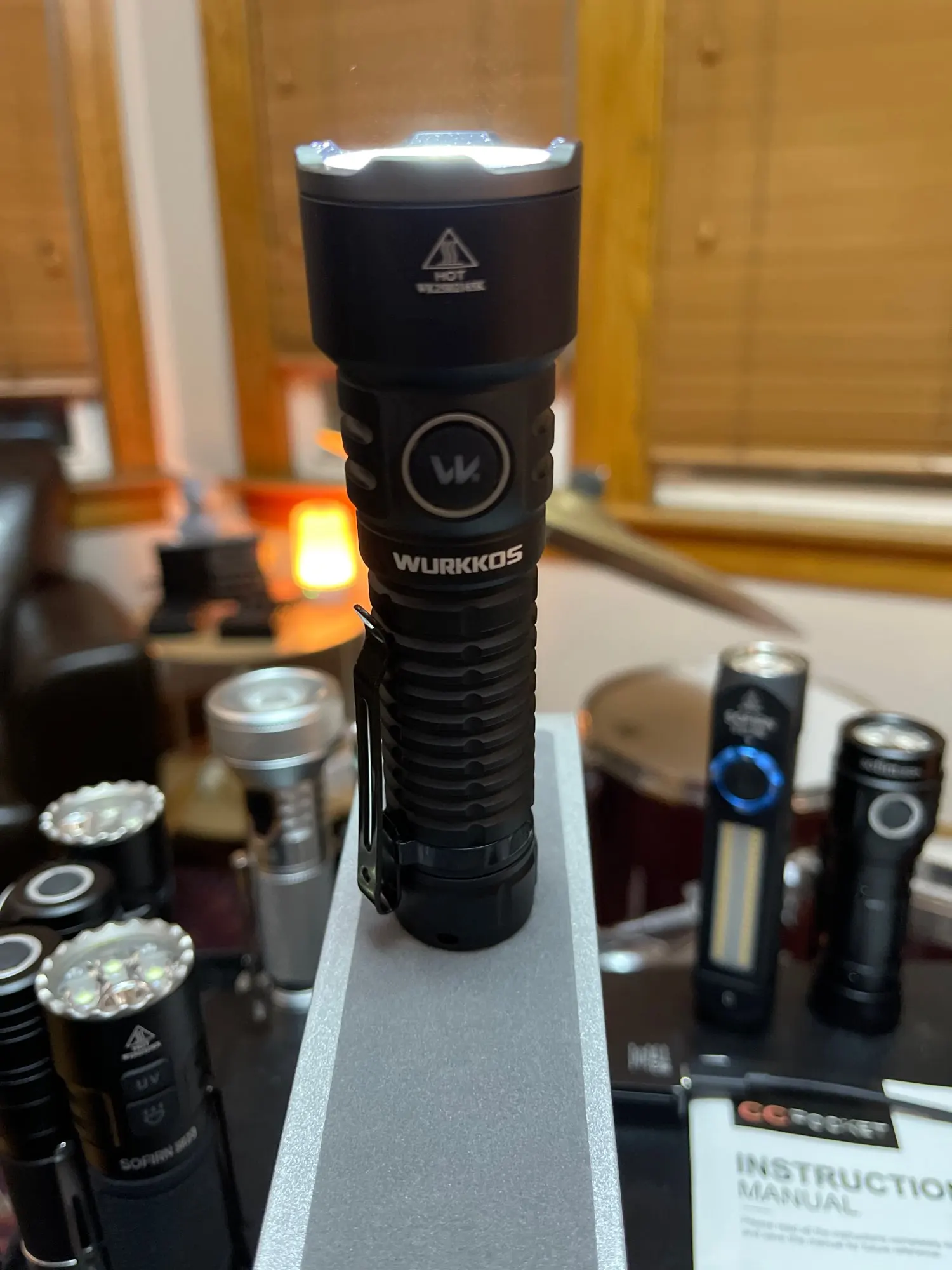 Wurkkos TS28 EDC Flashlight 3200 lm Rechargeable 21700 Battery 506m Beam Distance Magnetic Tail Cap Self-Defense Flashlight photo review