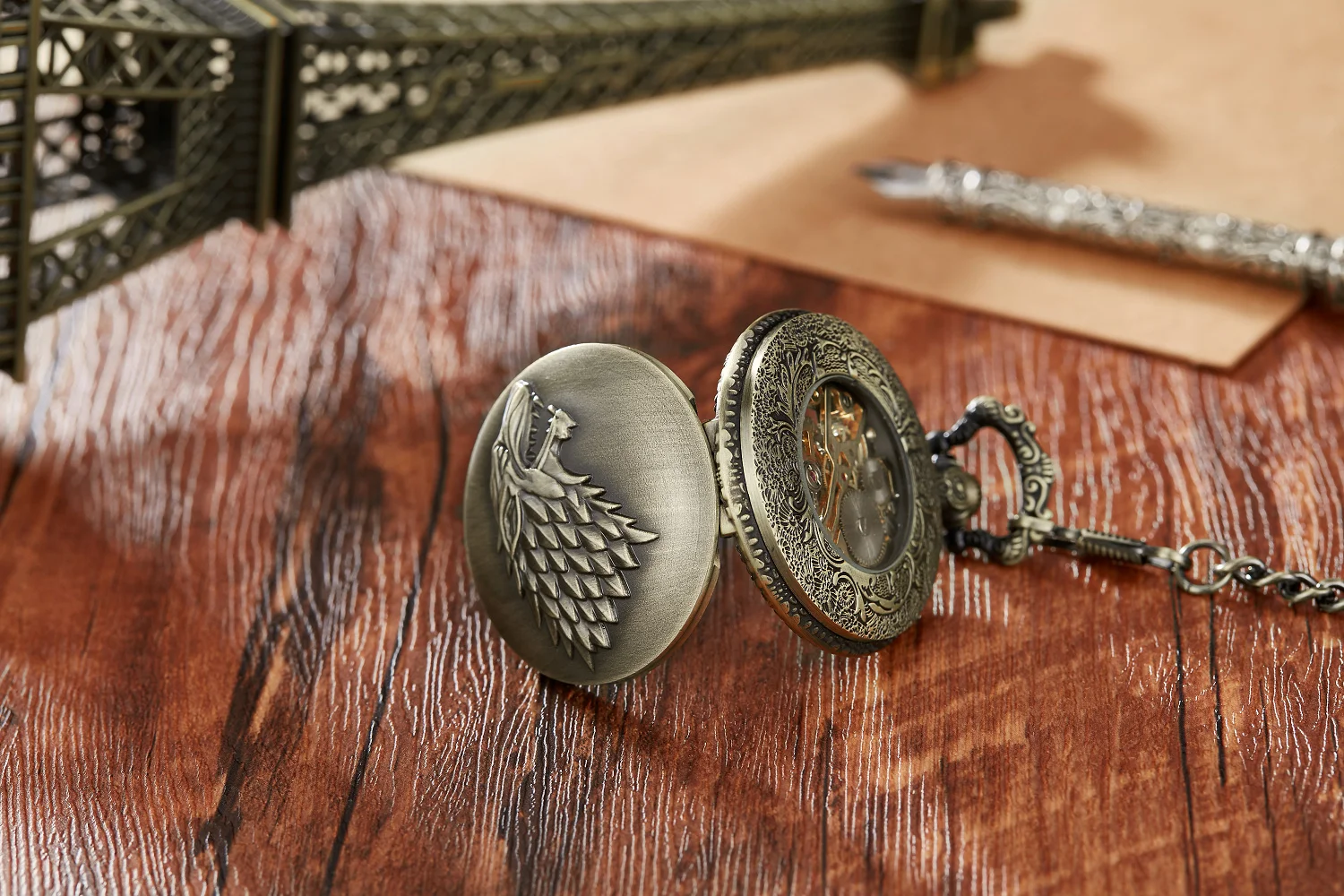 Creative Wild Wolf Retro Bronze Pocket Watch Men Women Fashion Pendant Awesome Animal Mechanical Clock with Necklace Chain 2023